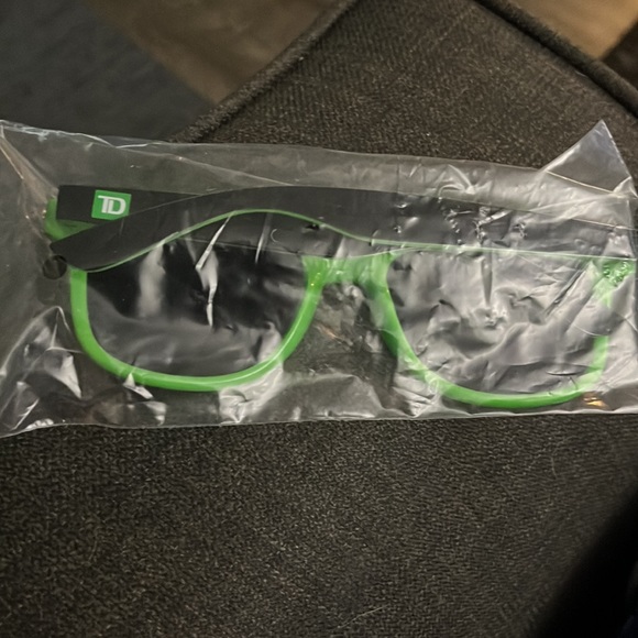 SALE!!! NWT TD STYLISH SUNGLASSES 🔥🔥🔥🔥 - Picture 6 of 9